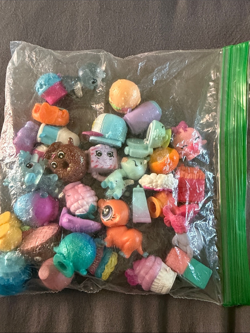 VINTAGE SHOPKINS & COLLECTIBLES LOT - 33 PIECES